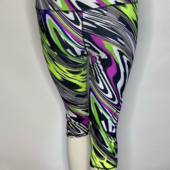 Fabletics capris - Picture 3 of 4